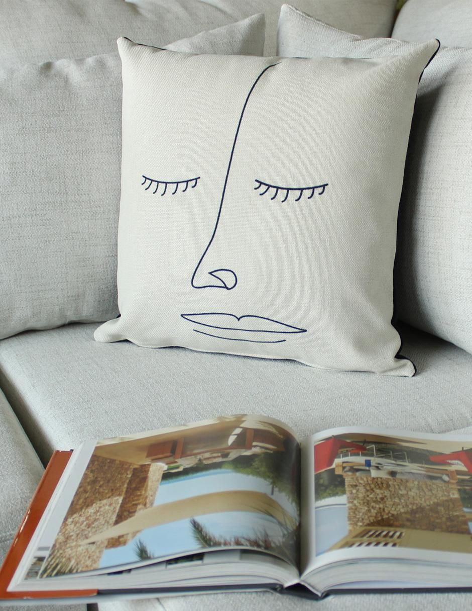 Cojín Face Line Corner Home 2
