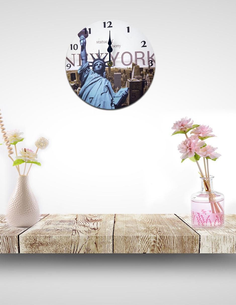 Reloj de pared de madera