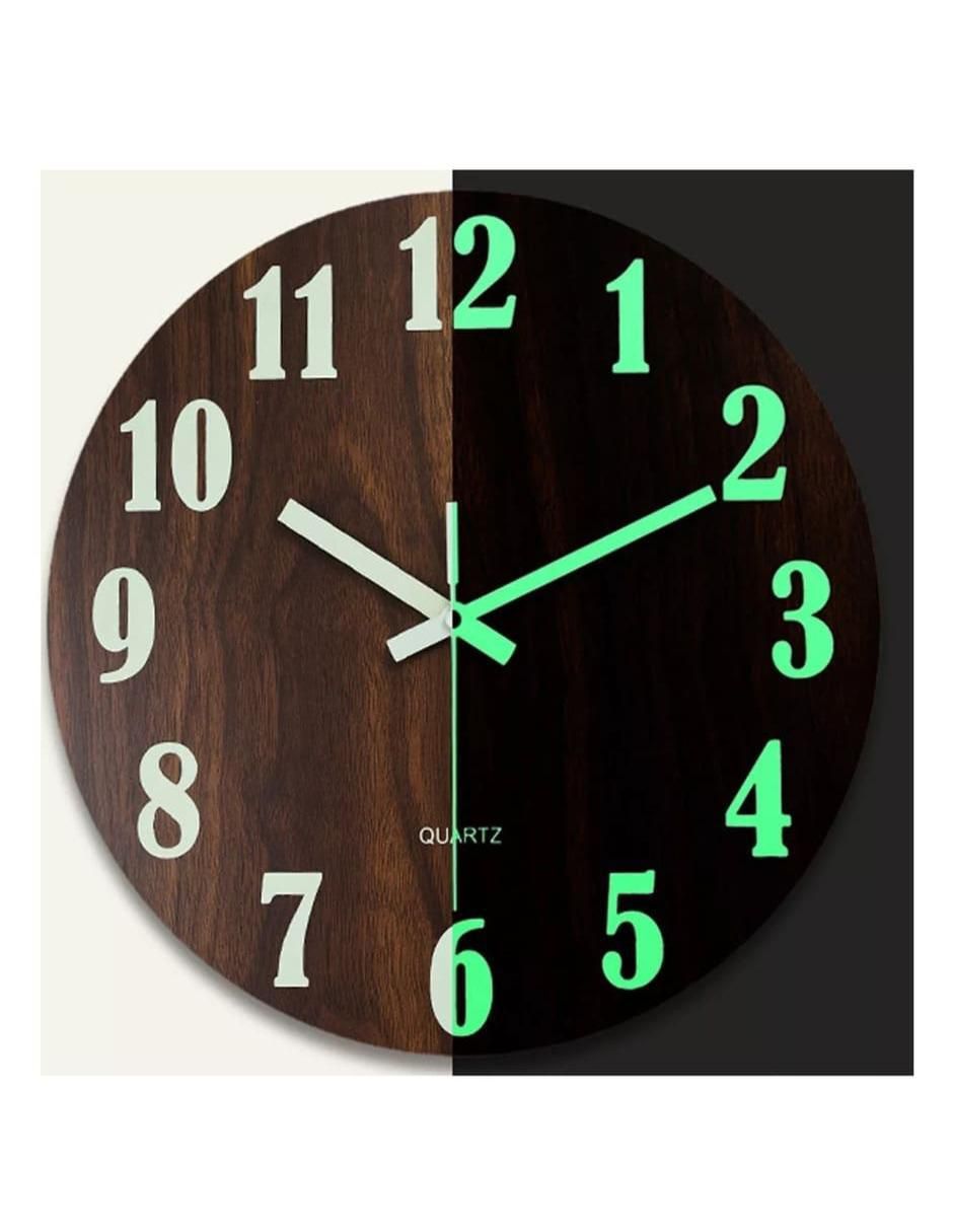 Reloj de pared de madera
