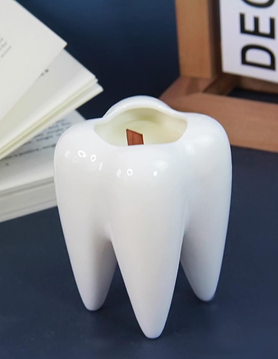 Maceta de cerámica con sistema automático de riego