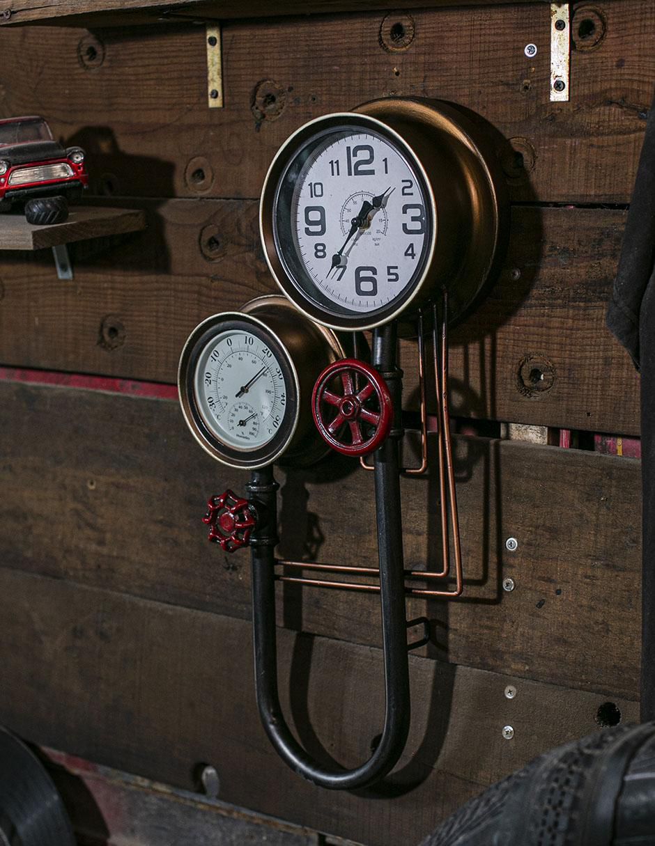 Reloj de pared de metal