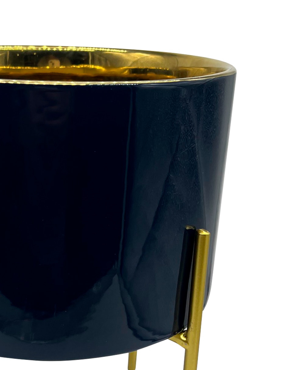 Maceta de cerámica con sistema automático de riego