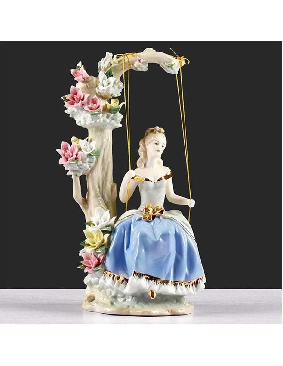 Figura Universal de porcelana 2