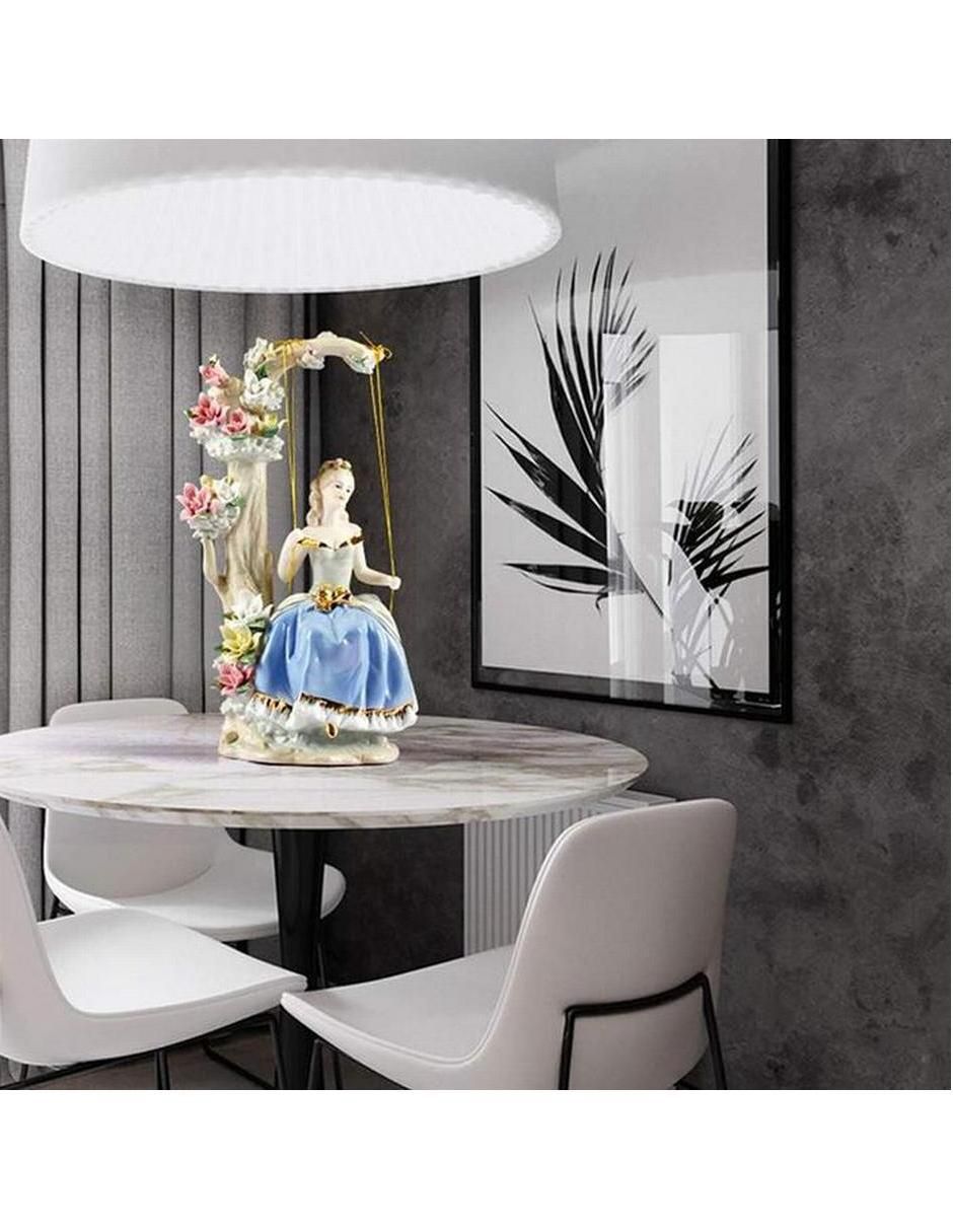 Figura Universal de porcelana 4