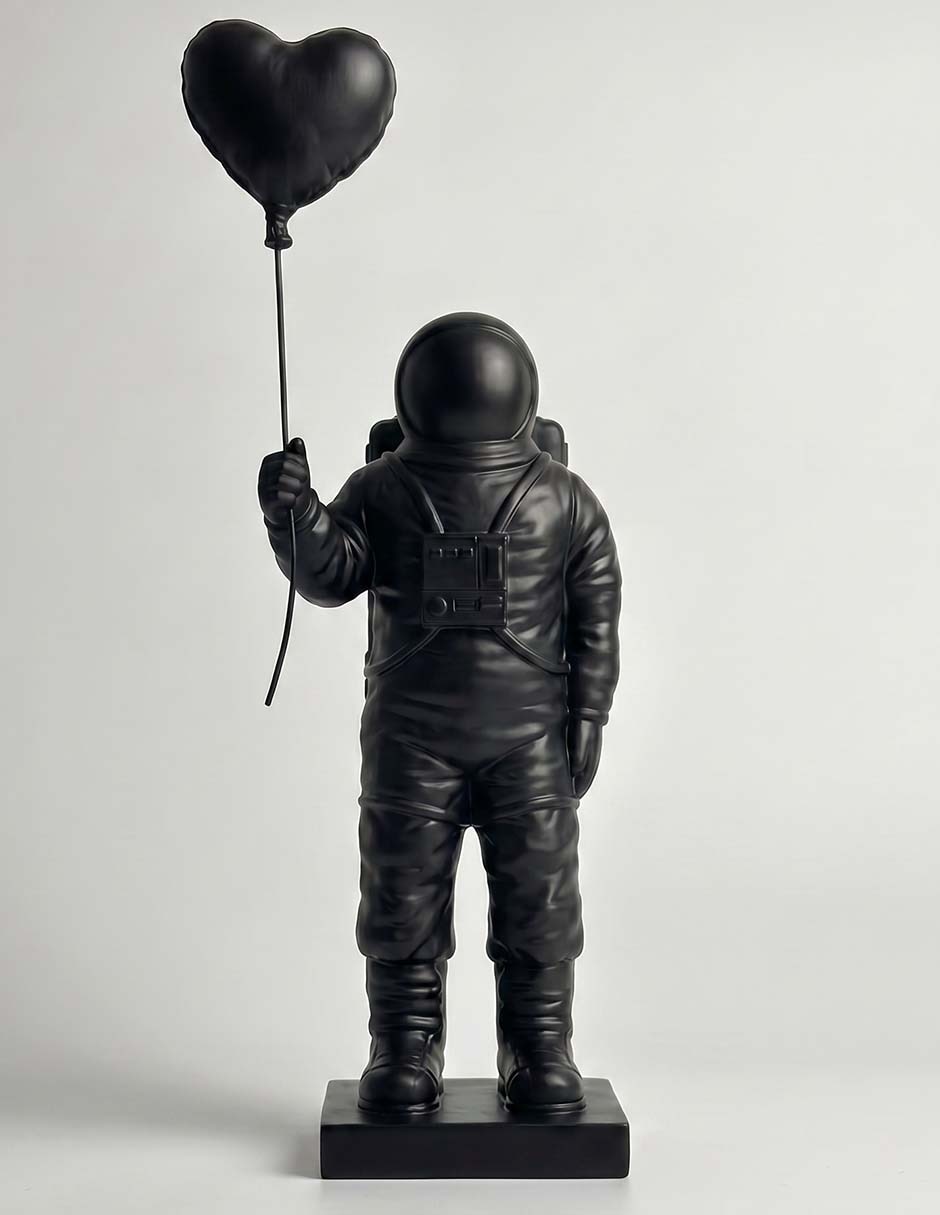 Figura decorativa de astronauta con corazón Haus de resina
