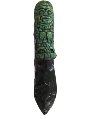 Figura de daga de vidrio