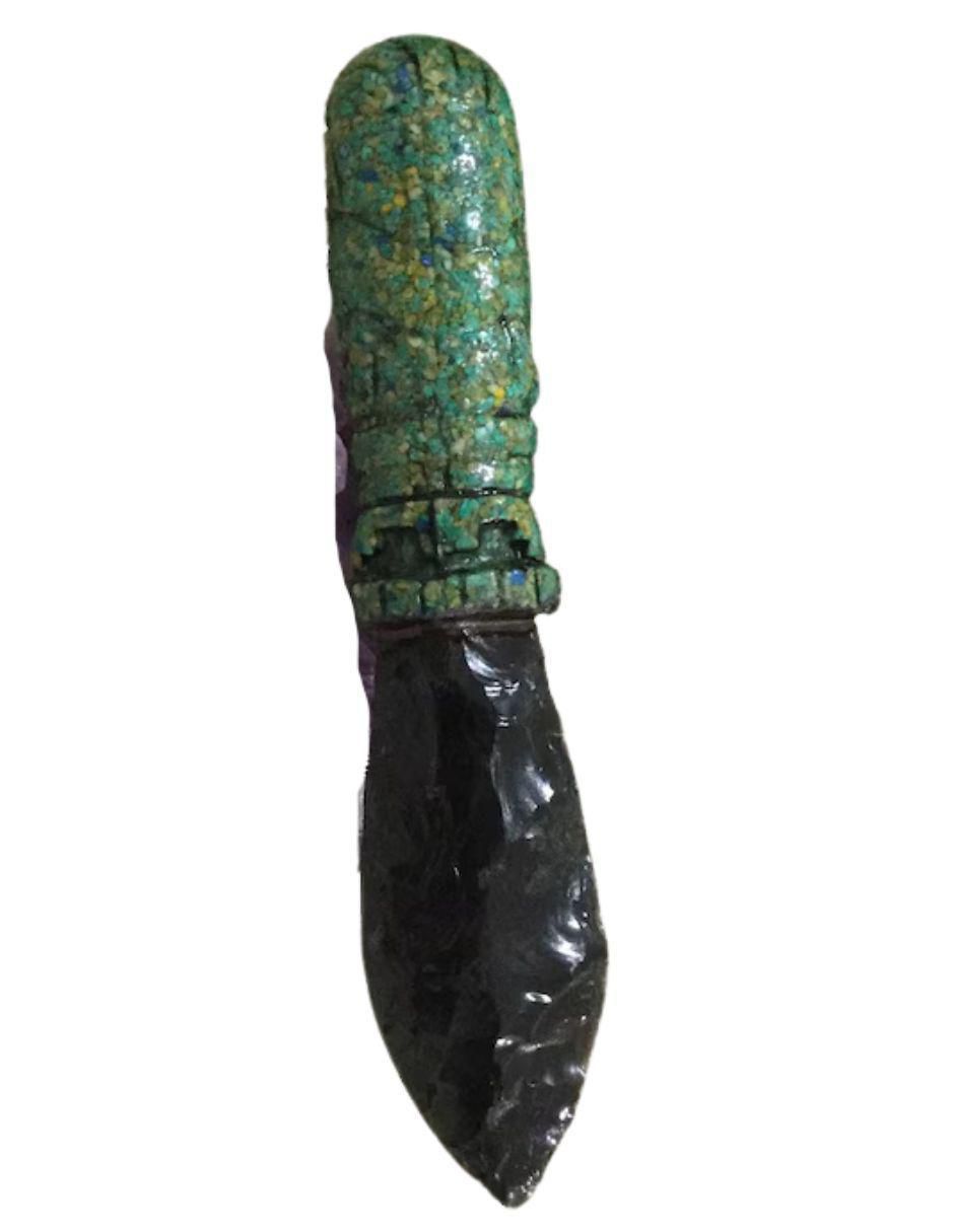 Figura de daga de vidrio