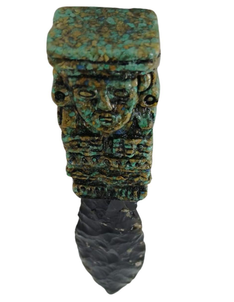 Figura de daga de vidrio