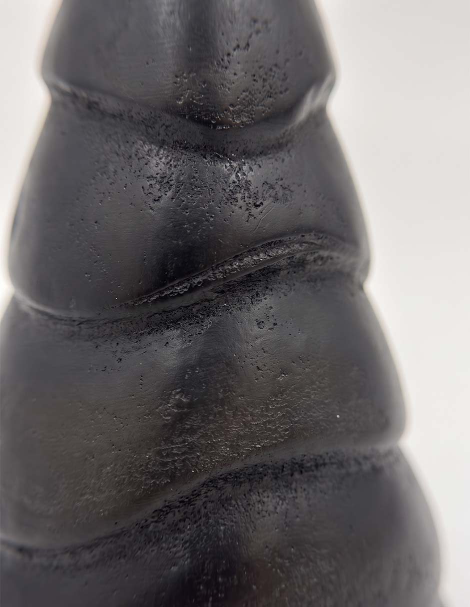 Escultura de pino de cerámica 2
