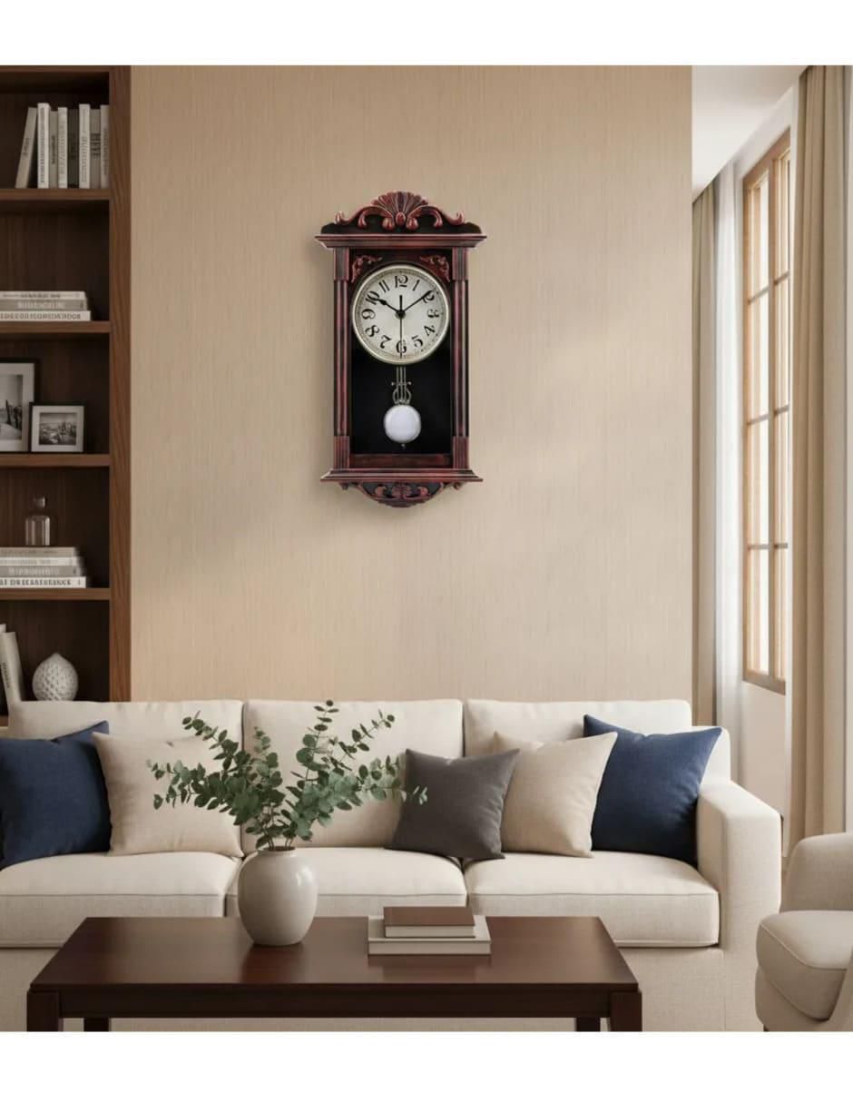 Reloj péndulo de plástico
