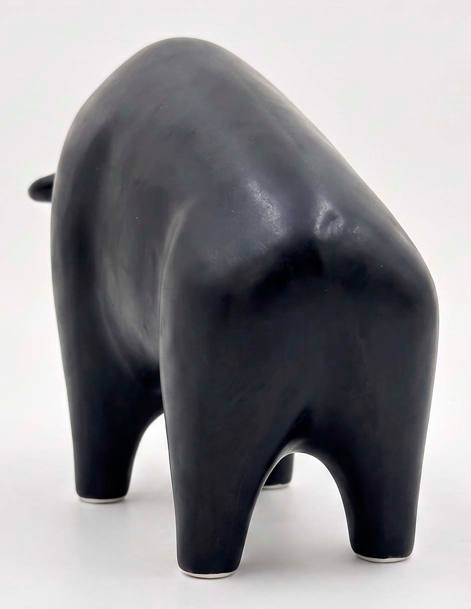 Figura decorativa de toro de cerámica 2