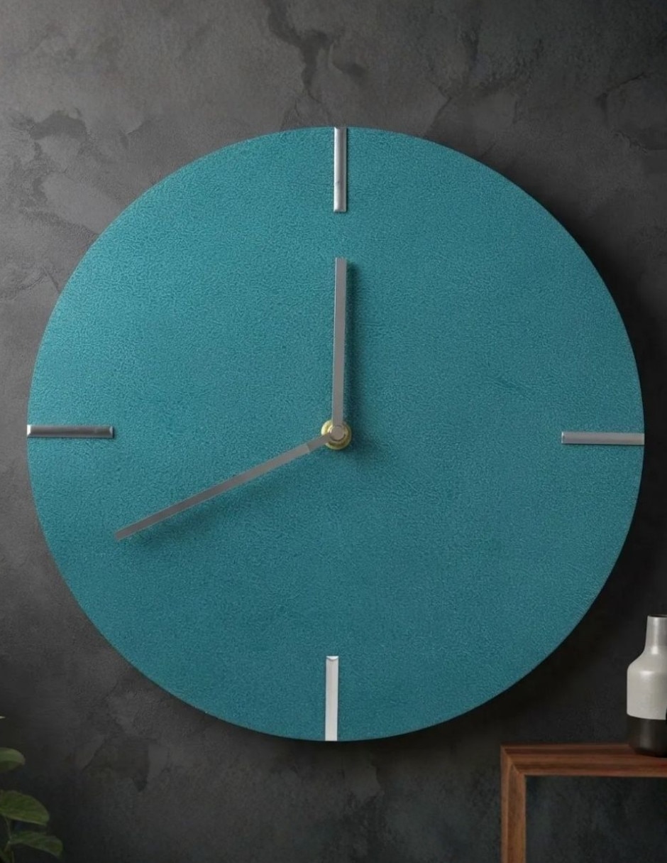 Reloj de pared minimal turquesa de plástico 4